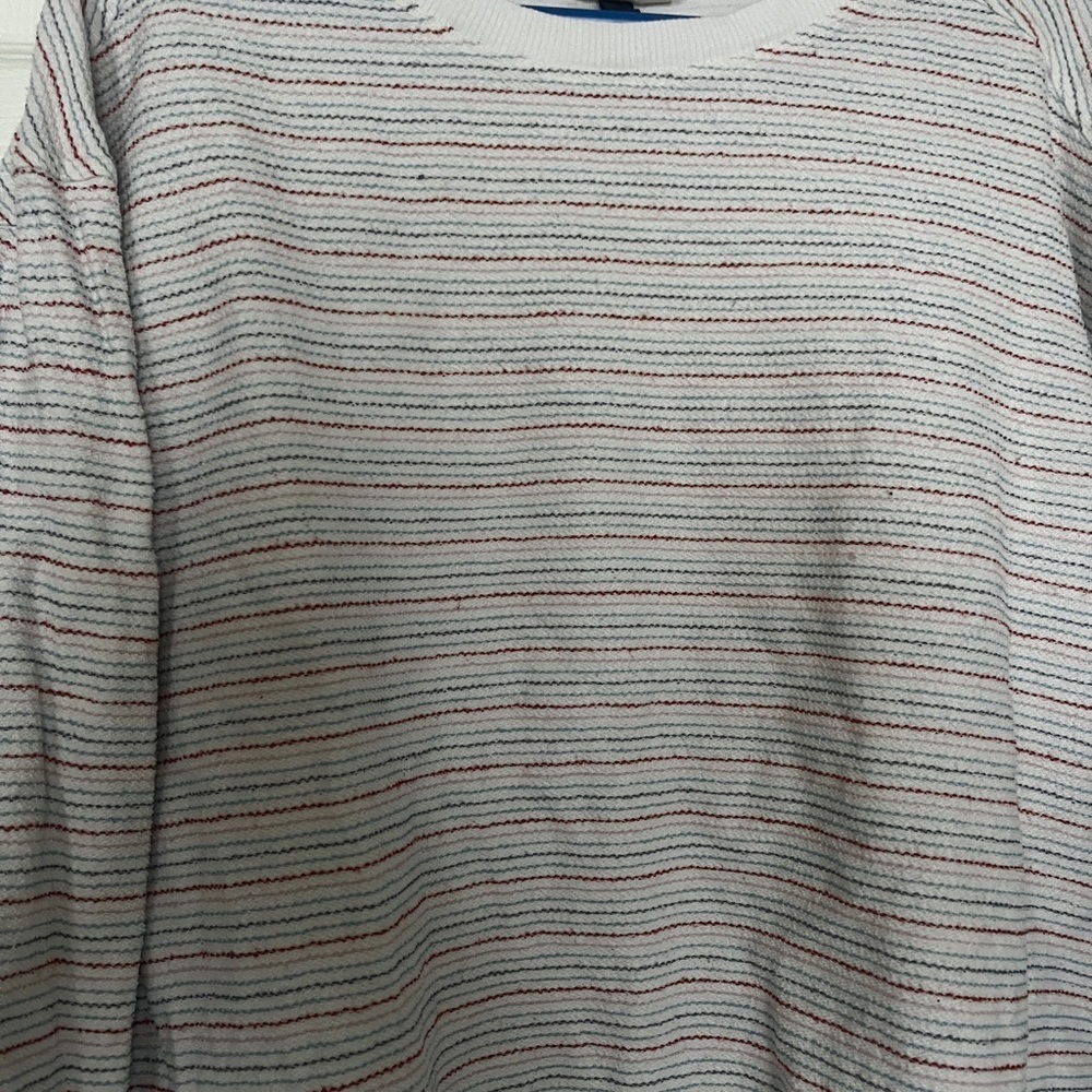 Universal Threads Crew Neck - Picture 5 of 7